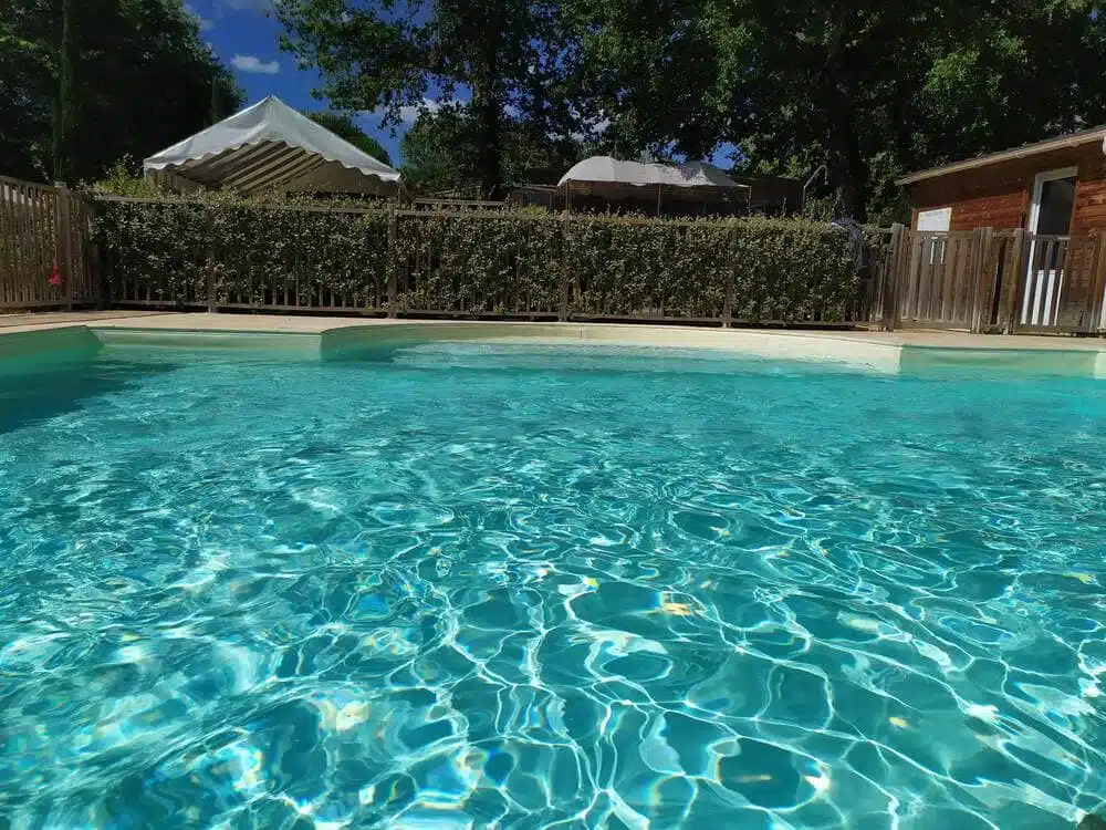 Piscine chauffée en Septembre au Camping du lac