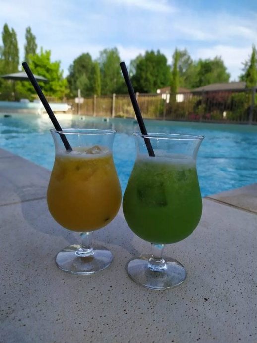 Cocktail en bord de piscine chauffée