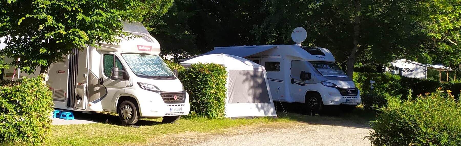 Emplacement Camping Car dans Camping Dordogne