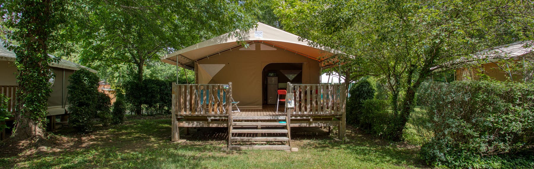 Tente lodge Canada au Camping du Lac en dordogne