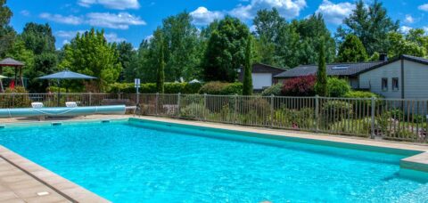 Piscine chauffée au camping Sarlat