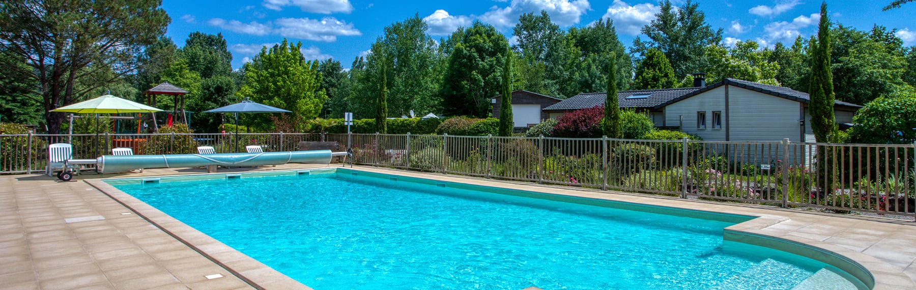 Piscine chauffée au camping Sarlat