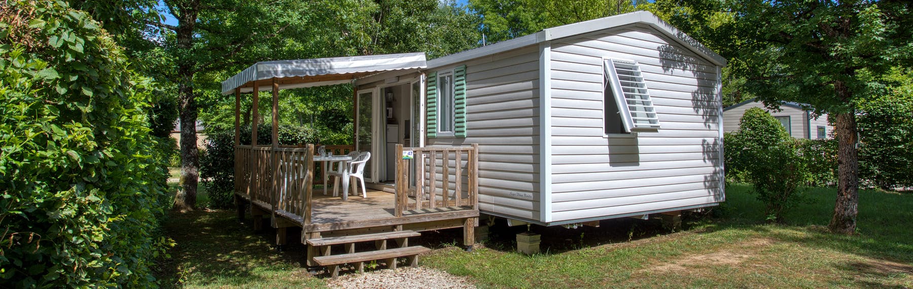 Bandeau Mobilhome Super Venus dans Camping Dordogne