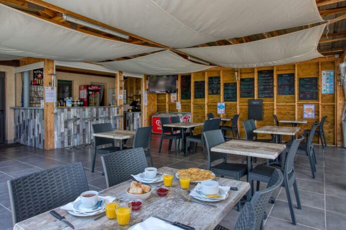 Restaurant de bonne qualité et pas cher au camping du lac