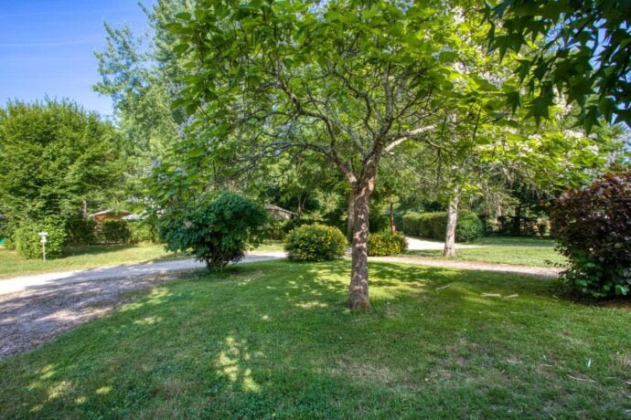 Belle nature dans le camping familial 3 étoiles