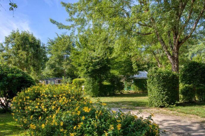 Emplacements plats et herbeux proche de Sarlat