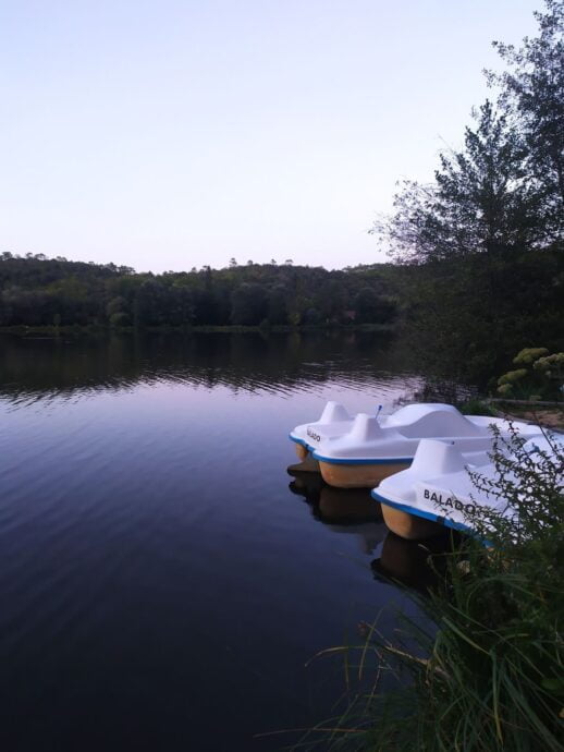 Pédalos en location sur la base de loisirs de Grolejac