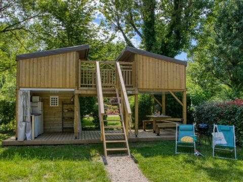 Vue Extérieure de la Cabane Campétoile en Camping Sarlat Dordogne