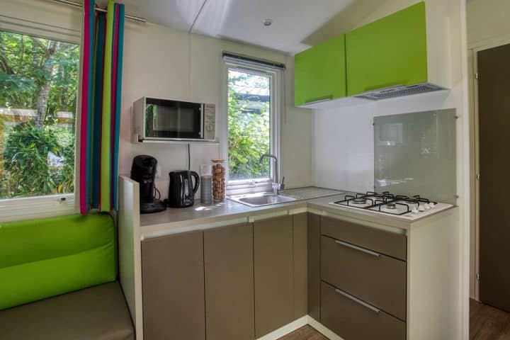Photo de la cuisine du mobil-home Nirvana