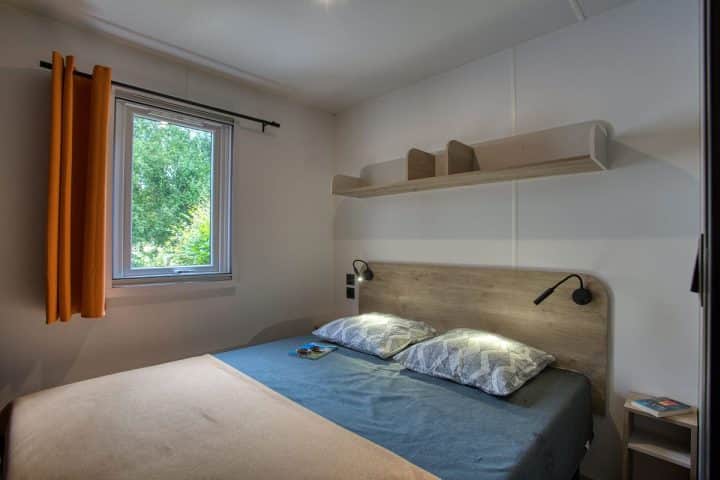 Chambre familiale dans camping avec piscine chauffée en Dordogne