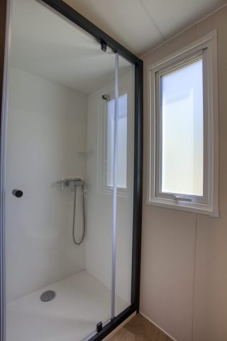 Douche dans mobil-home à louer en Perigord Noir
