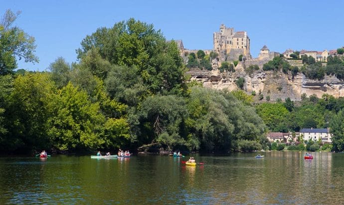 Canoe en Dordogne avec vue sur Beynac