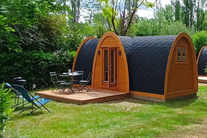 Vue extérieure du POD dans Camping en Perigord Noir