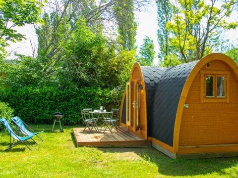 Vue de la terrasse du POD en camping dordogne