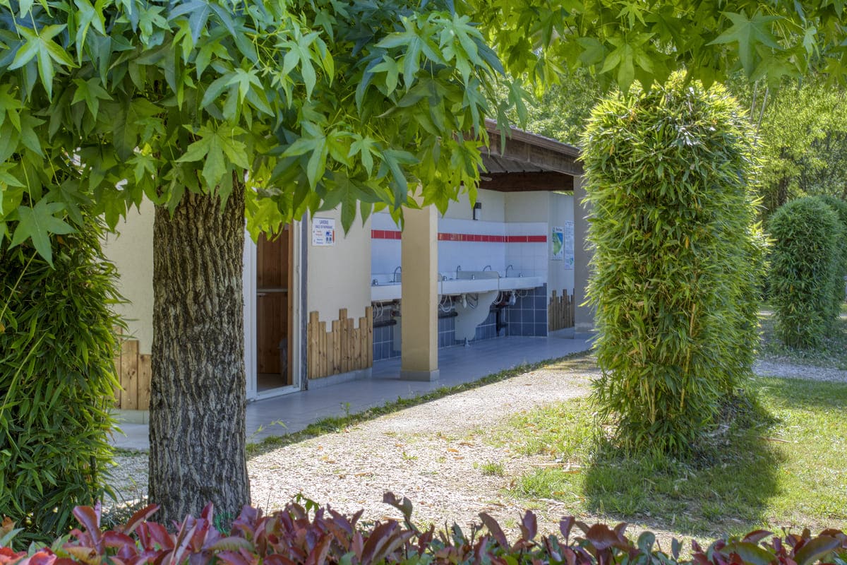 Bloc-Sanitaires-Camping-Dordogne