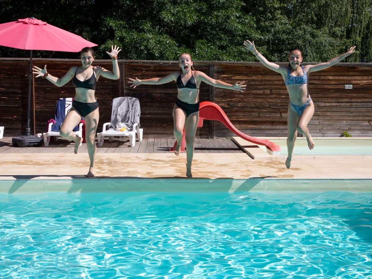 Camping familial avec piscine et enfants en Perigord Noir Dordogne