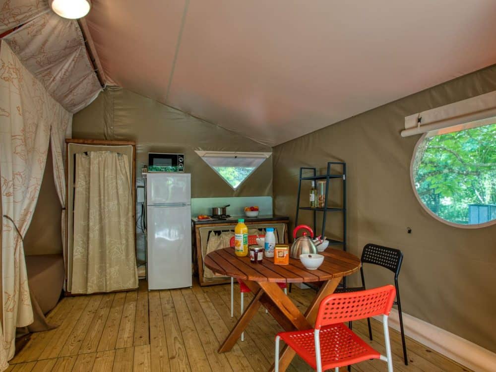 Lodge-Canada-Salon-Camping-Sarlat