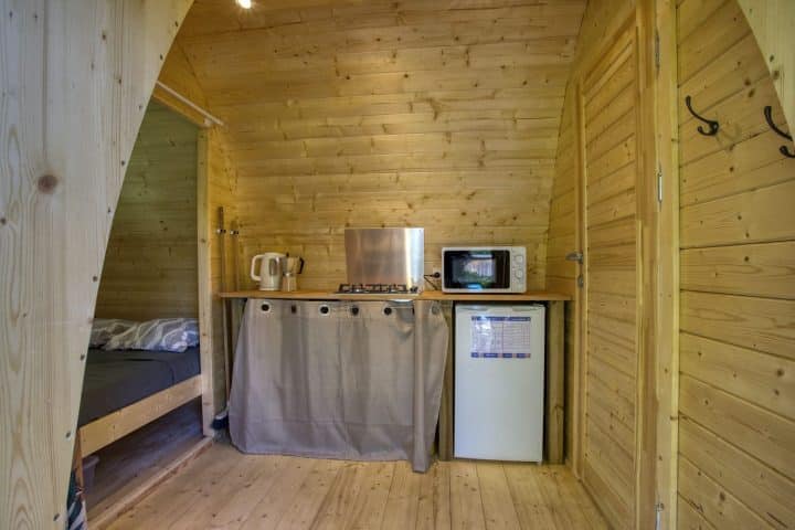 Coin cuisine du POD dans Camping familial 3 étoiles en Dordogne