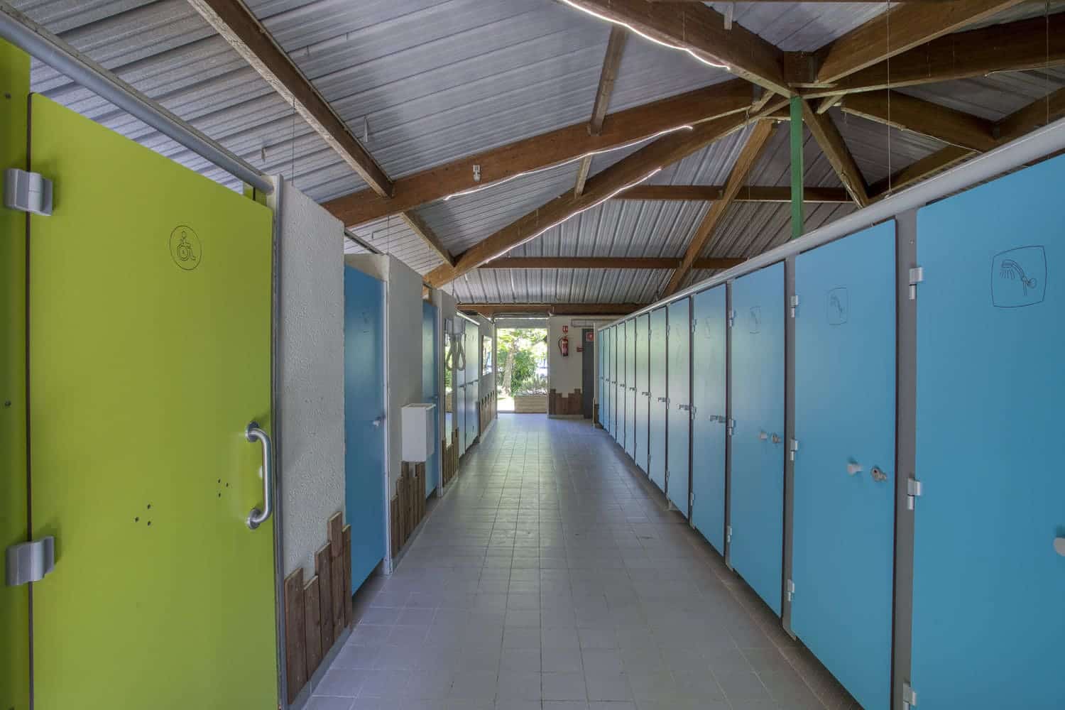 Sanitaires-Bleus-Camping-Dordogne-Sarlat