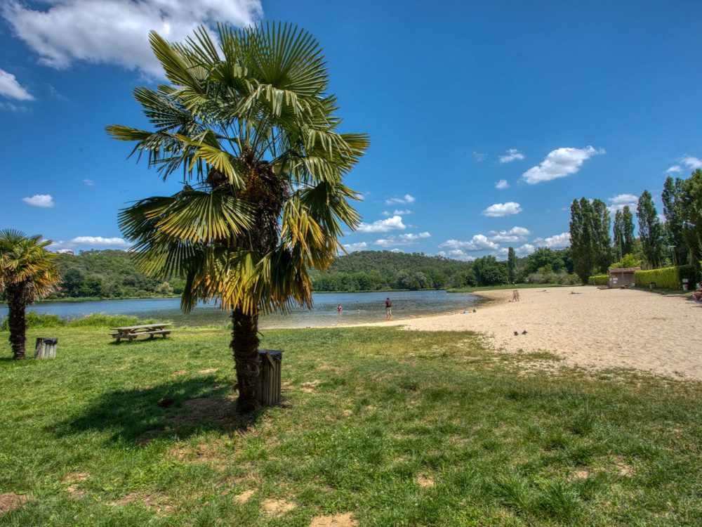 Vue-Lac-Grolejac-Camping-Arbre