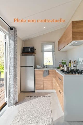 Cuisine tout équipée du mobil-home Bahia Family en Périgord Noir